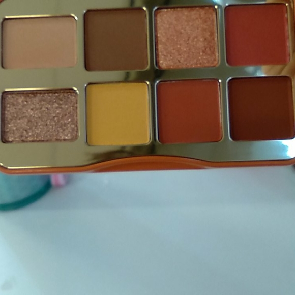 TOO FACED LIGHT MY FIRE EYESHADOW PALETTE - Picture 2 of 5